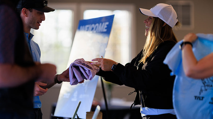 Registration & Breakfast